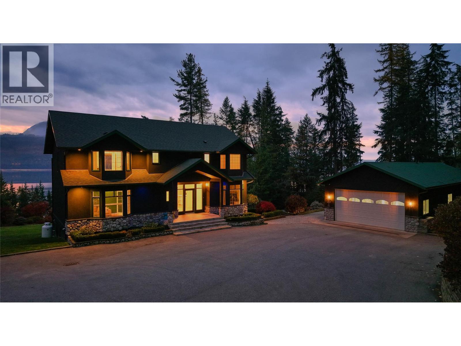 2600 Highway 23 N, Nakusp