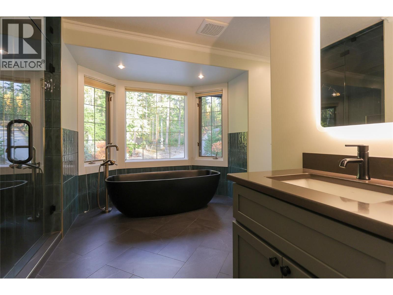 2600 Highway 23 N, Nakusp