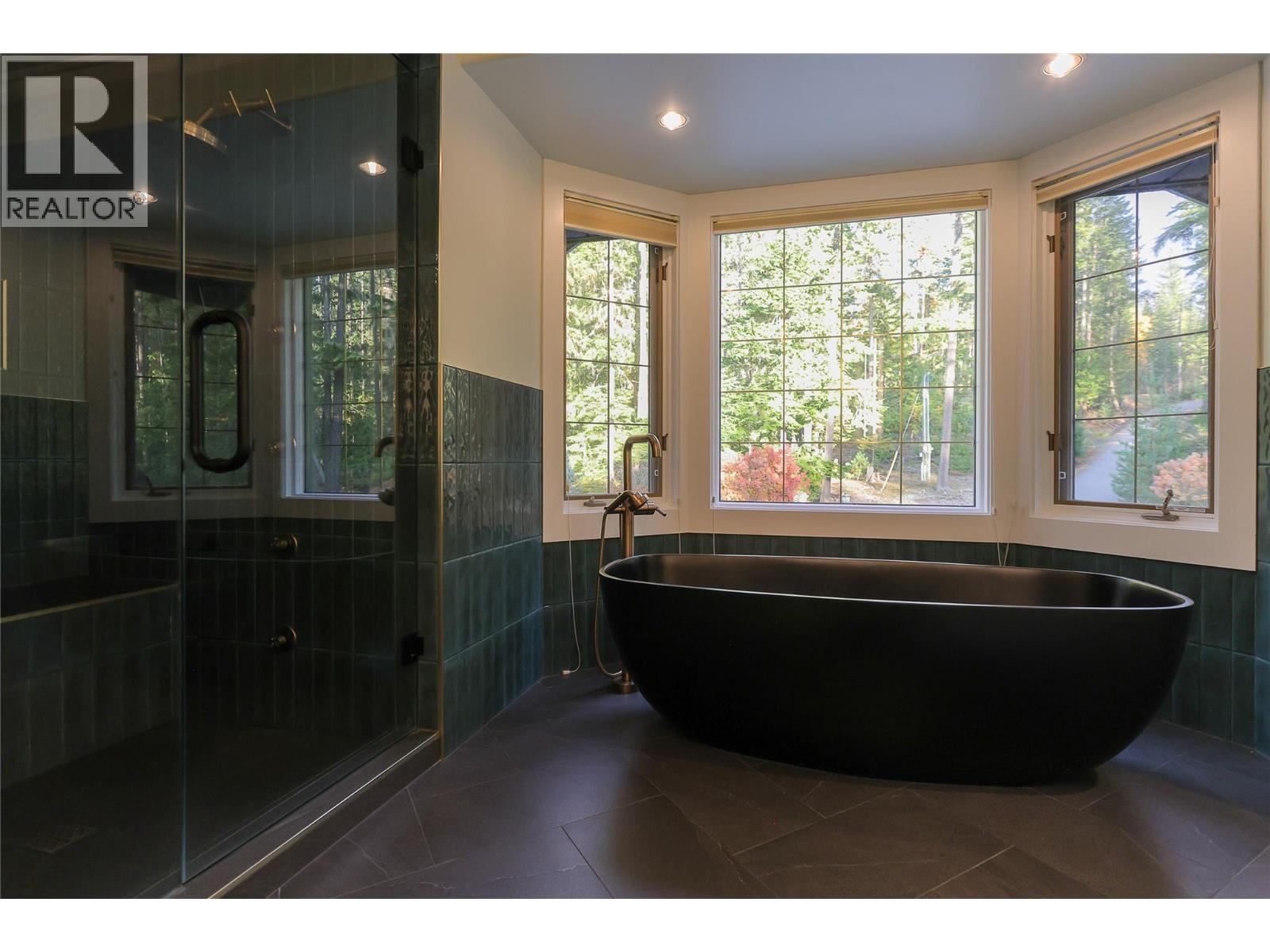 2600 Highway 23 N, Nakusp