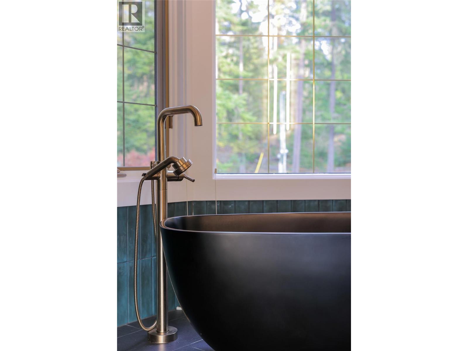 2600 Highway 23 N, Nakusp