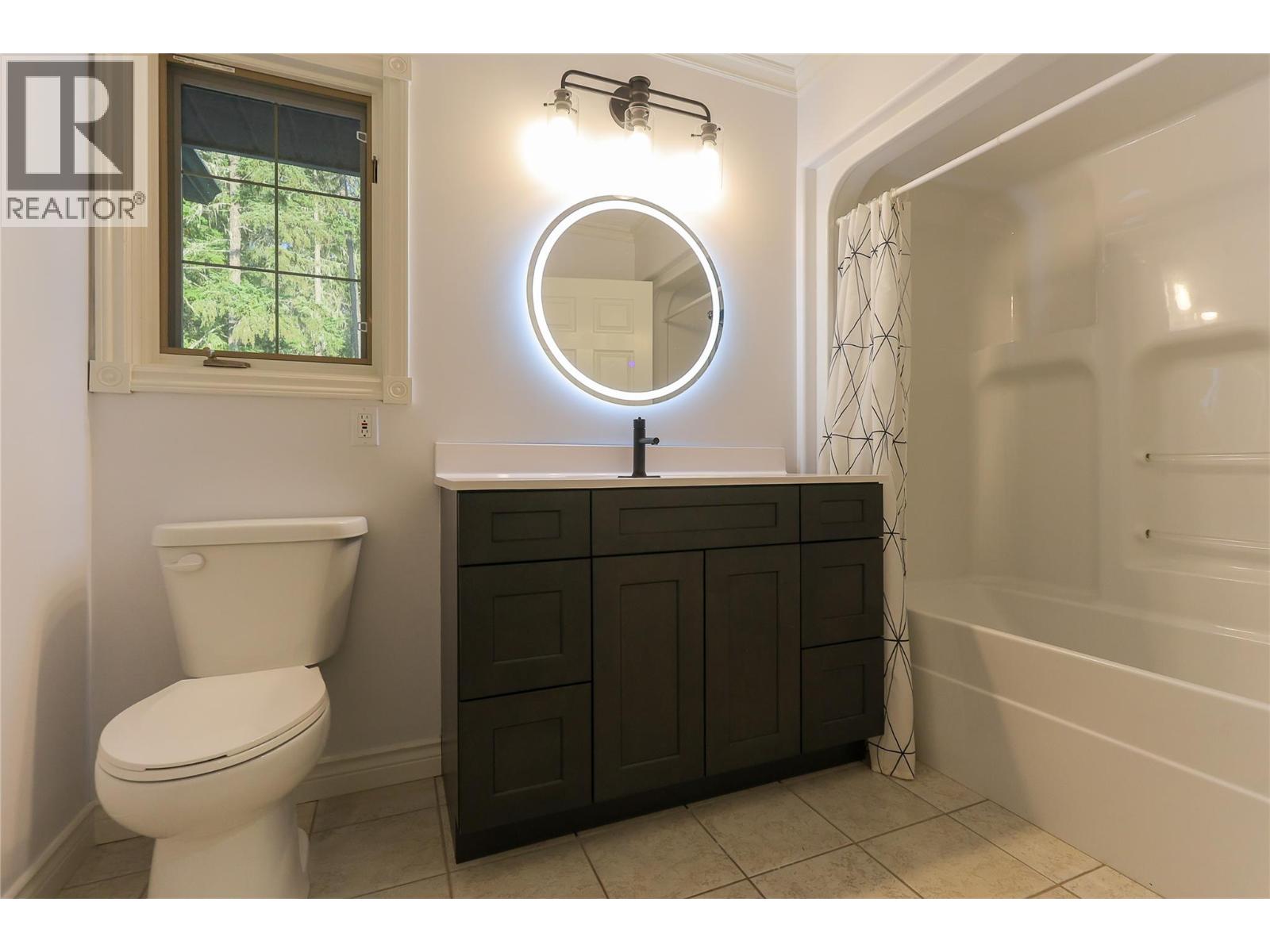 2600 Highway 23 N, Nakusp