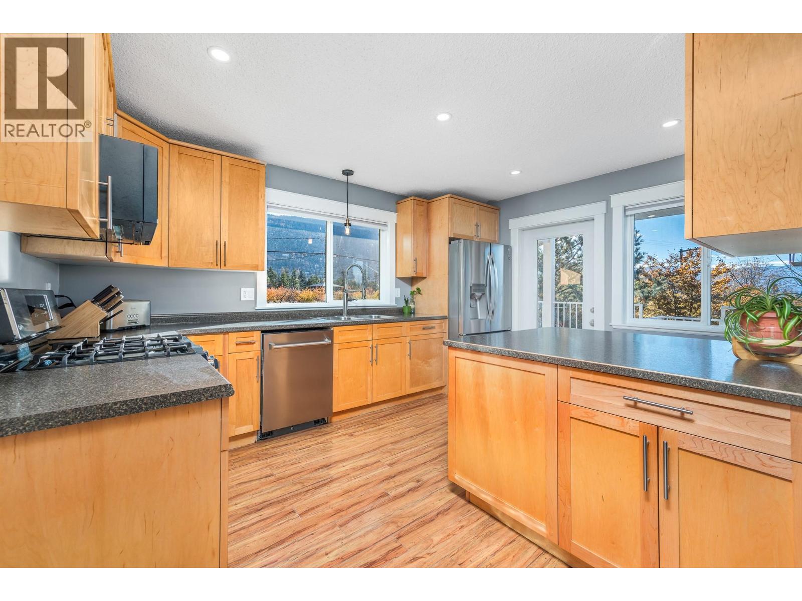  5940 Star Road, Vernon