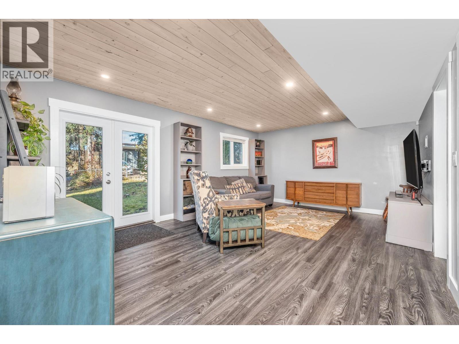  5940 Star Road, Vernon