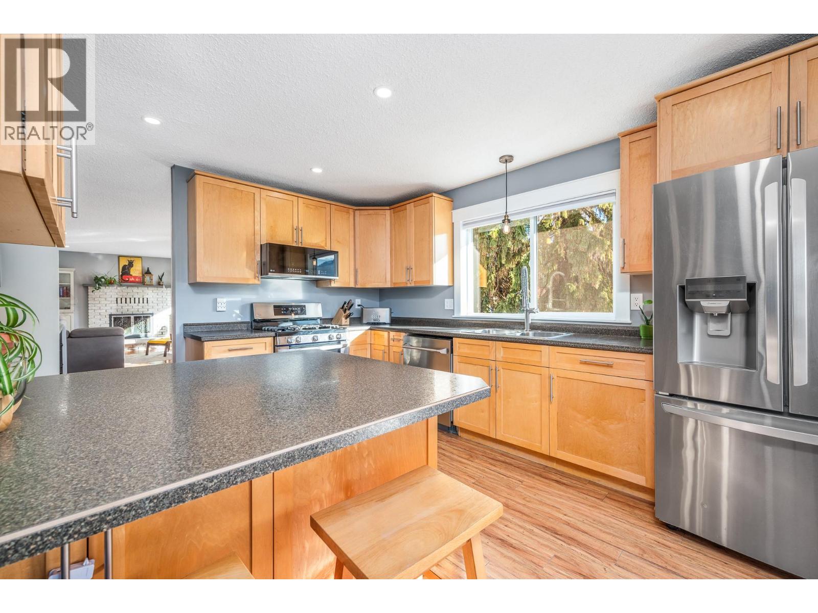  5940 Star Road, Vernon