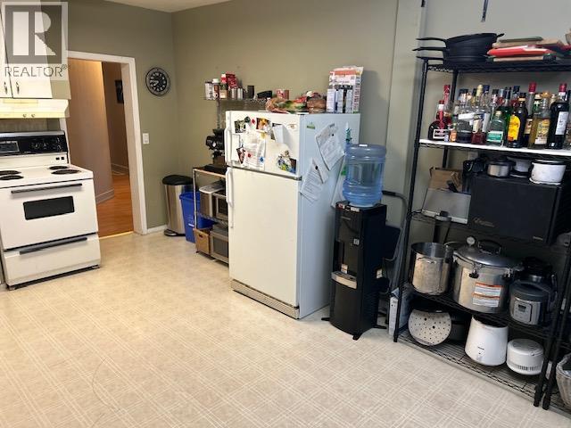  3595 Lakeshore Road, Kelowna