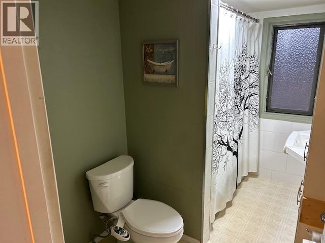 3595 Lakeshore Road - 9