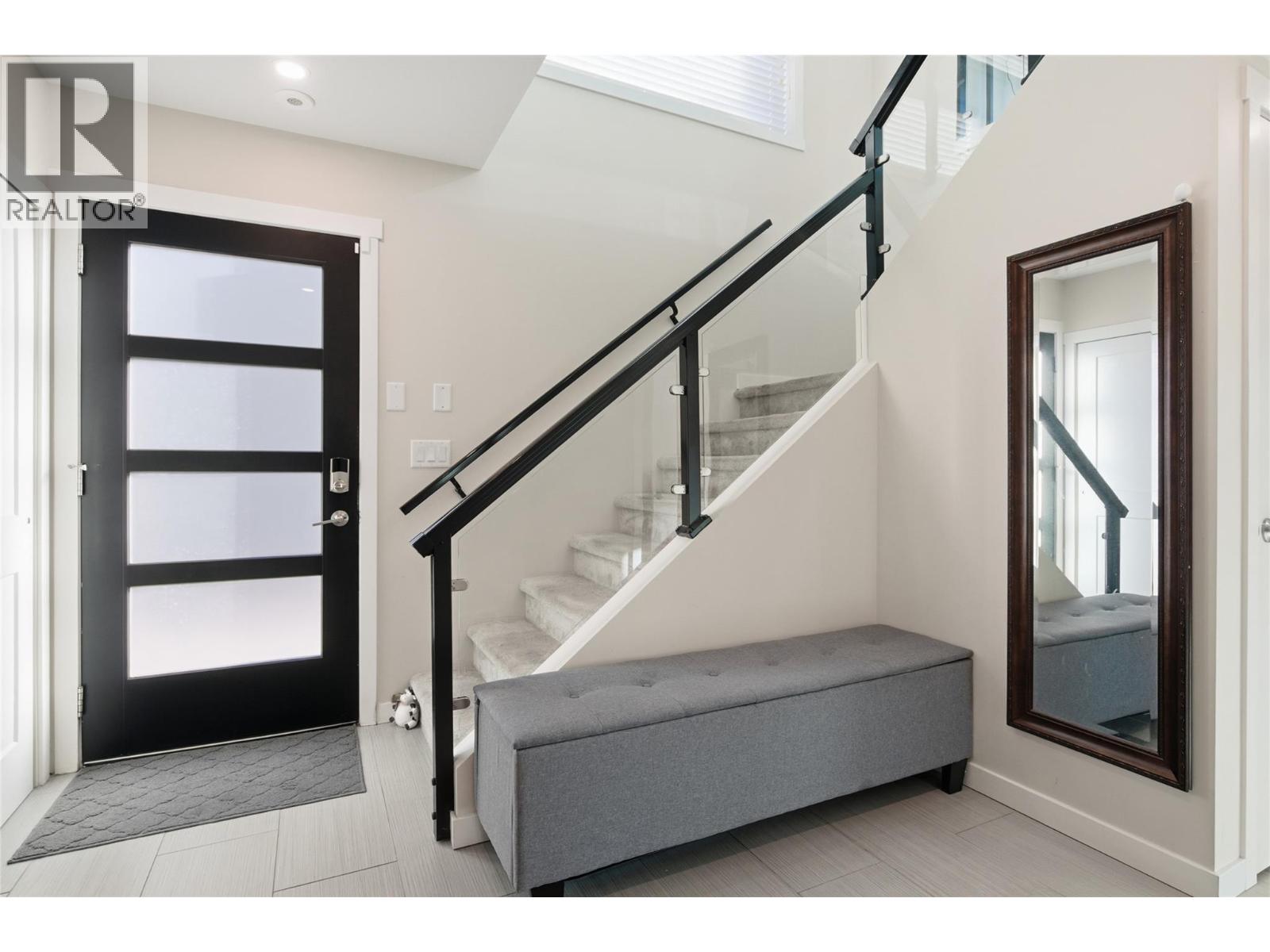 5995 Oliver Landing Crescent Unit# 4, Oliver