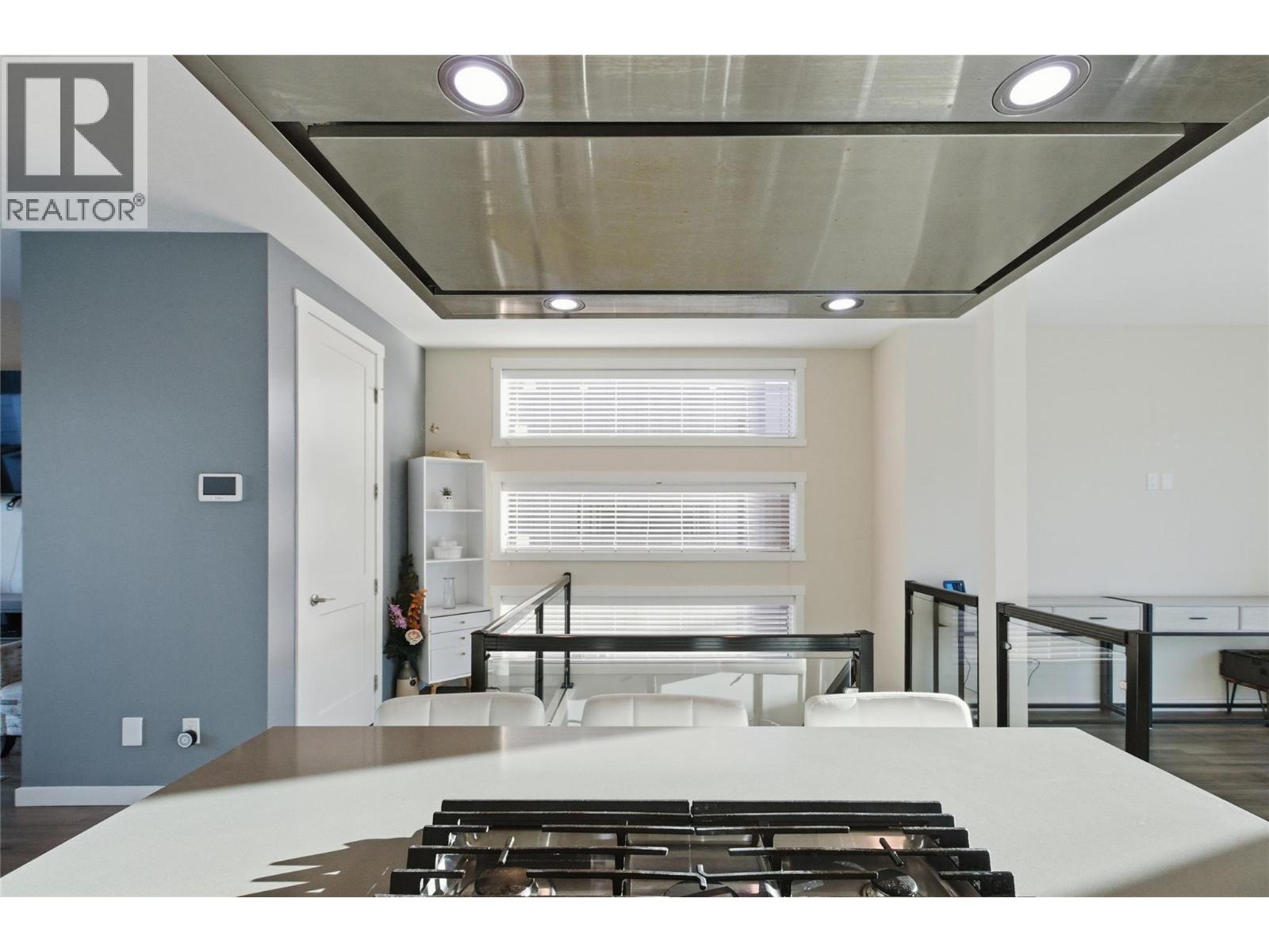 5995 Oliver Landing Crescent Unit# 4, Oliver