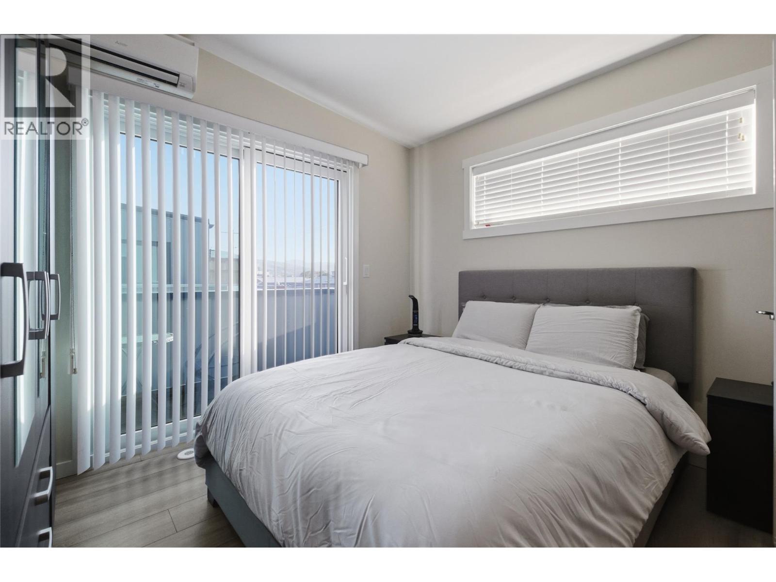 5995 Oliver Landing Crescent Unit# 4, Oliver