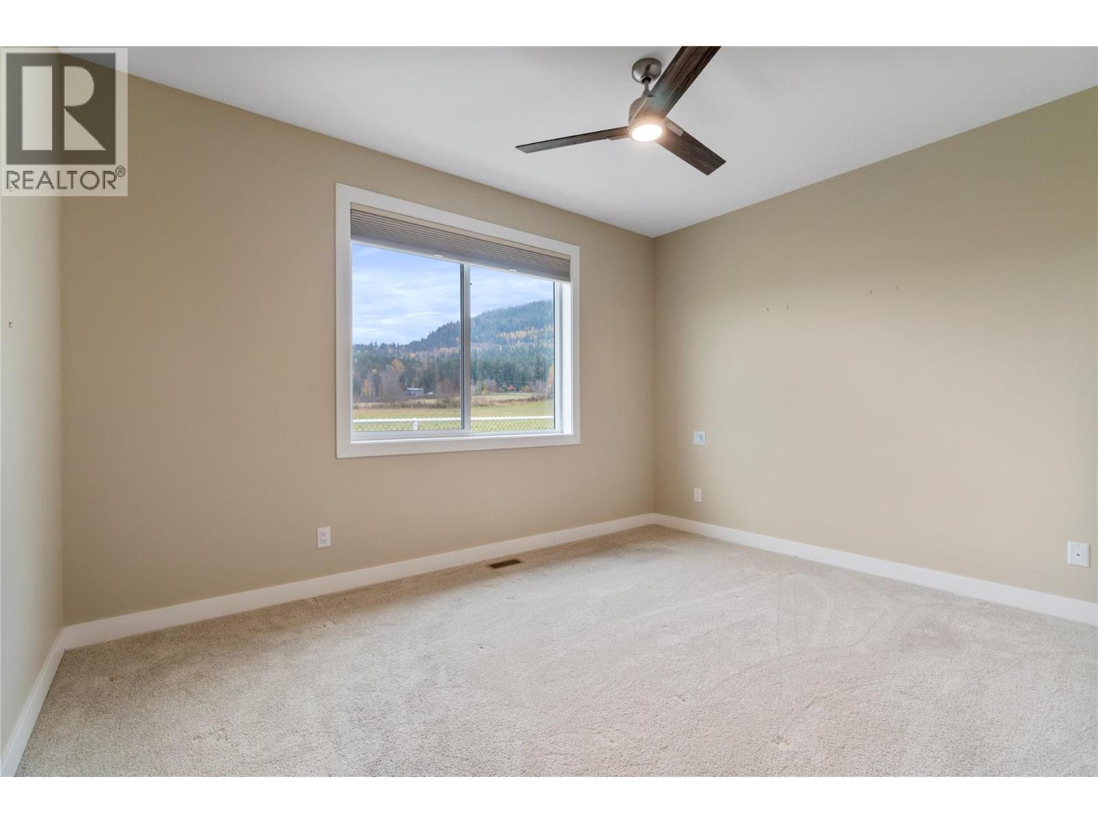 9 1330 10 Street Southwest, Salmon Arm