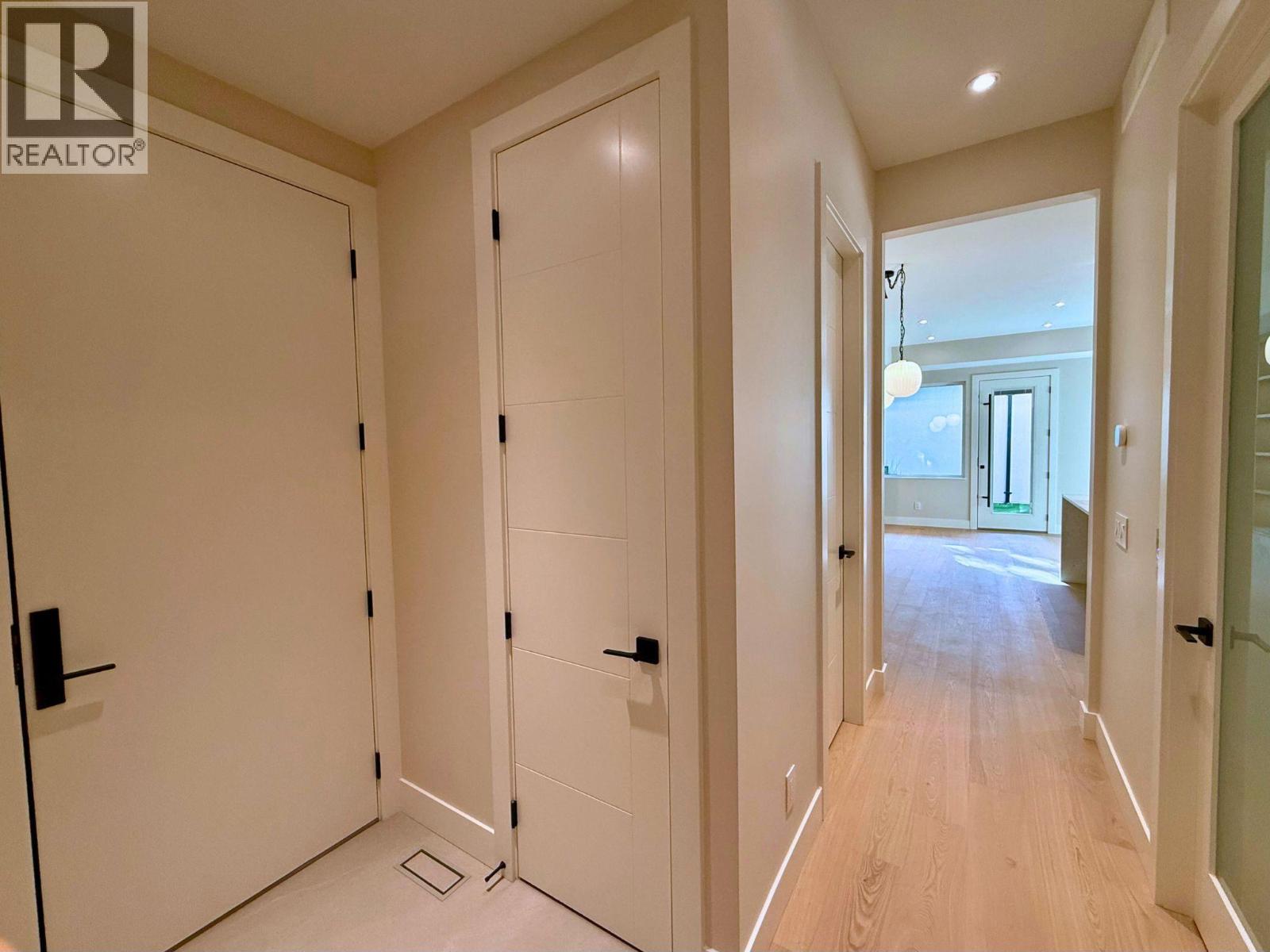 #4 781 Martin Avenue, Kelowna