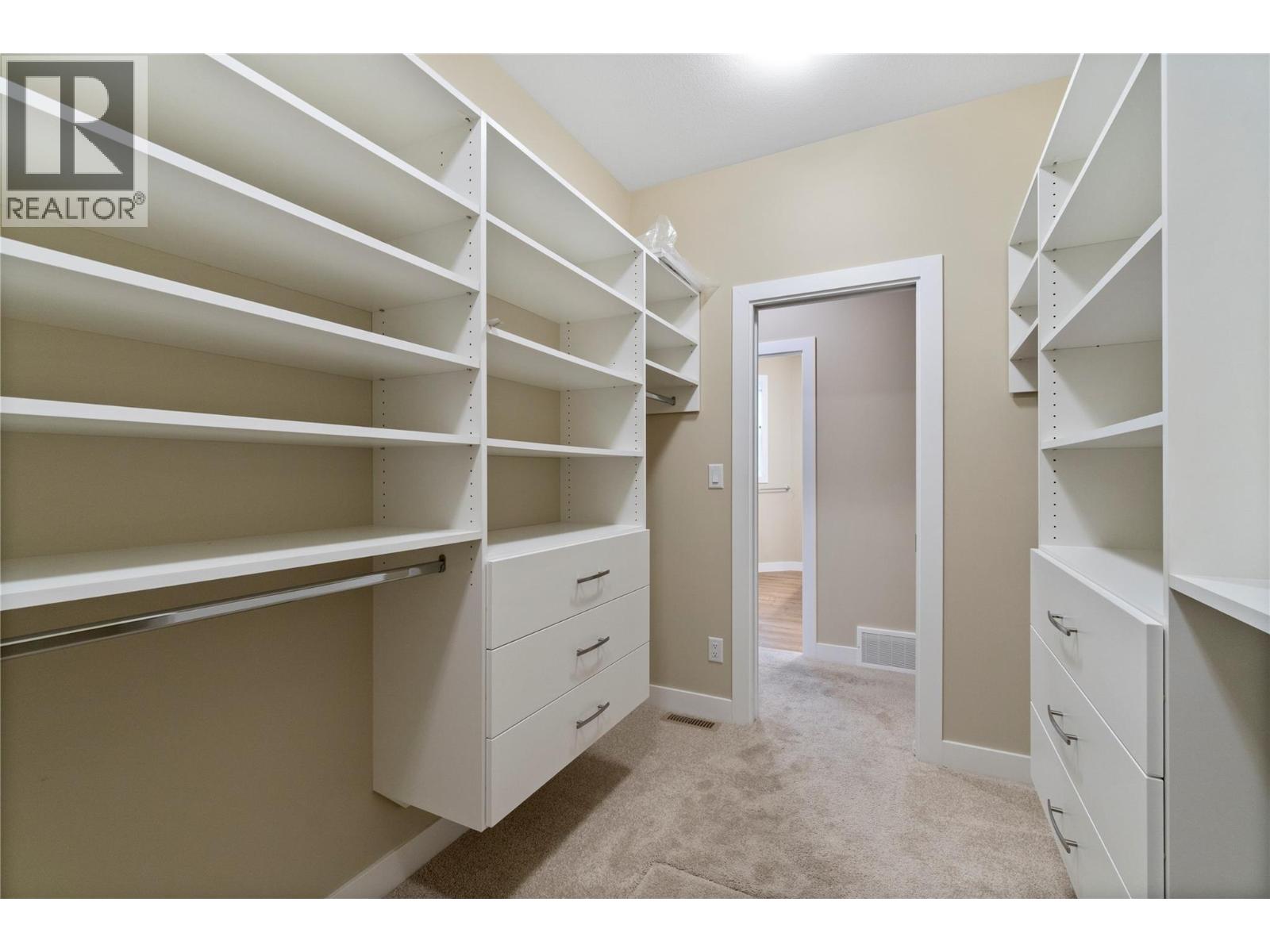 9 1330 10 Street Southwest, Salmon Arm