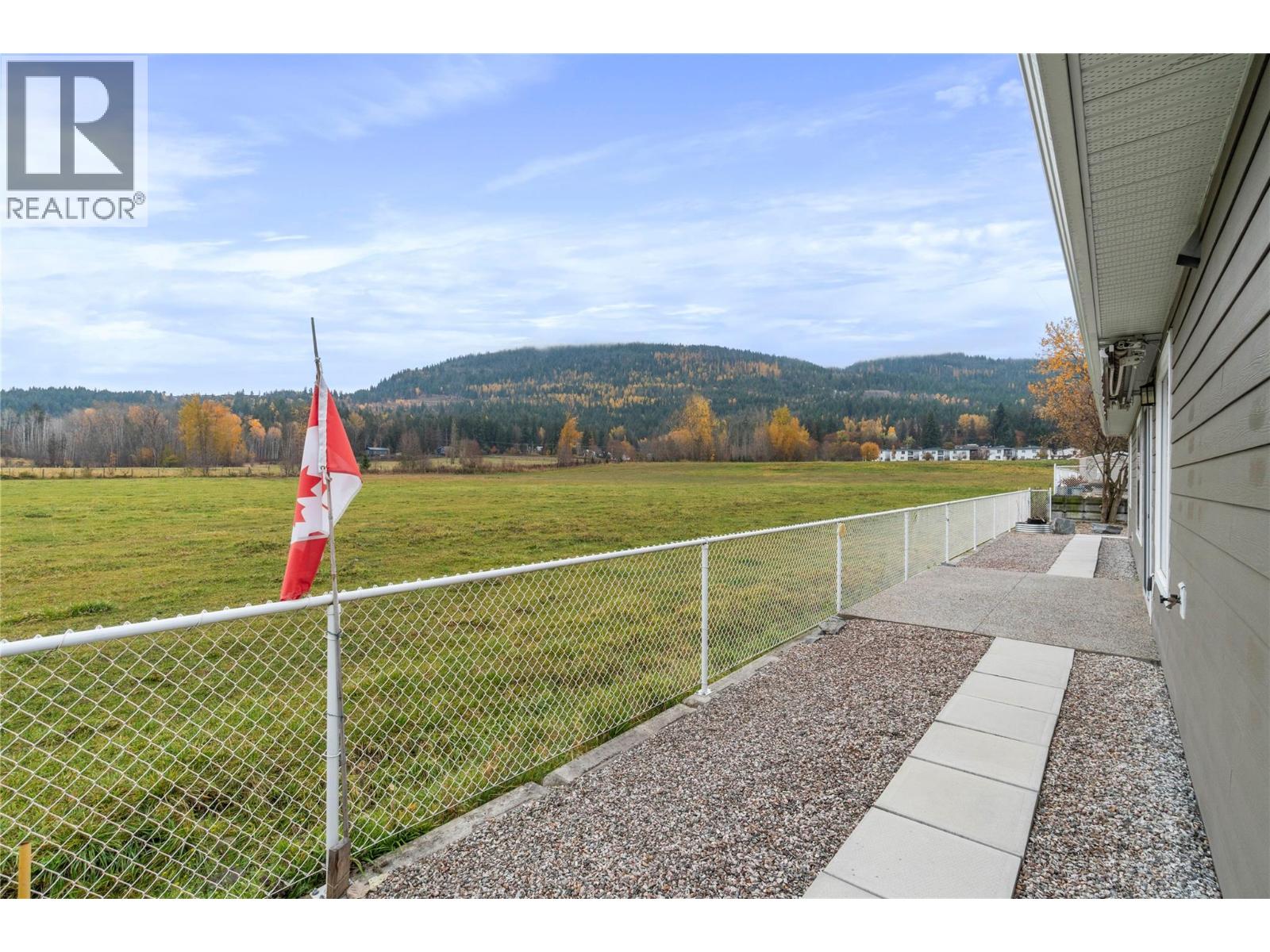 9 1330 10 Street Southwest, Salmon Arm