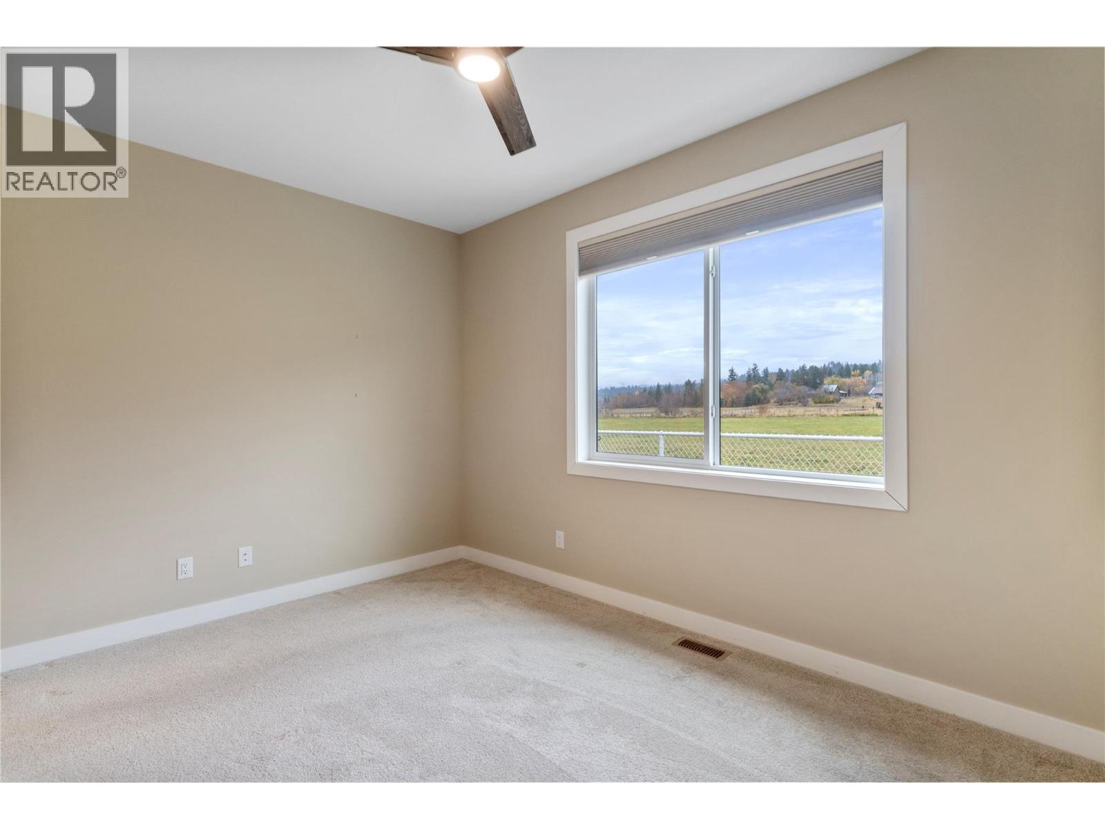 9 1330 10 Street Southwest, Salmon Arm