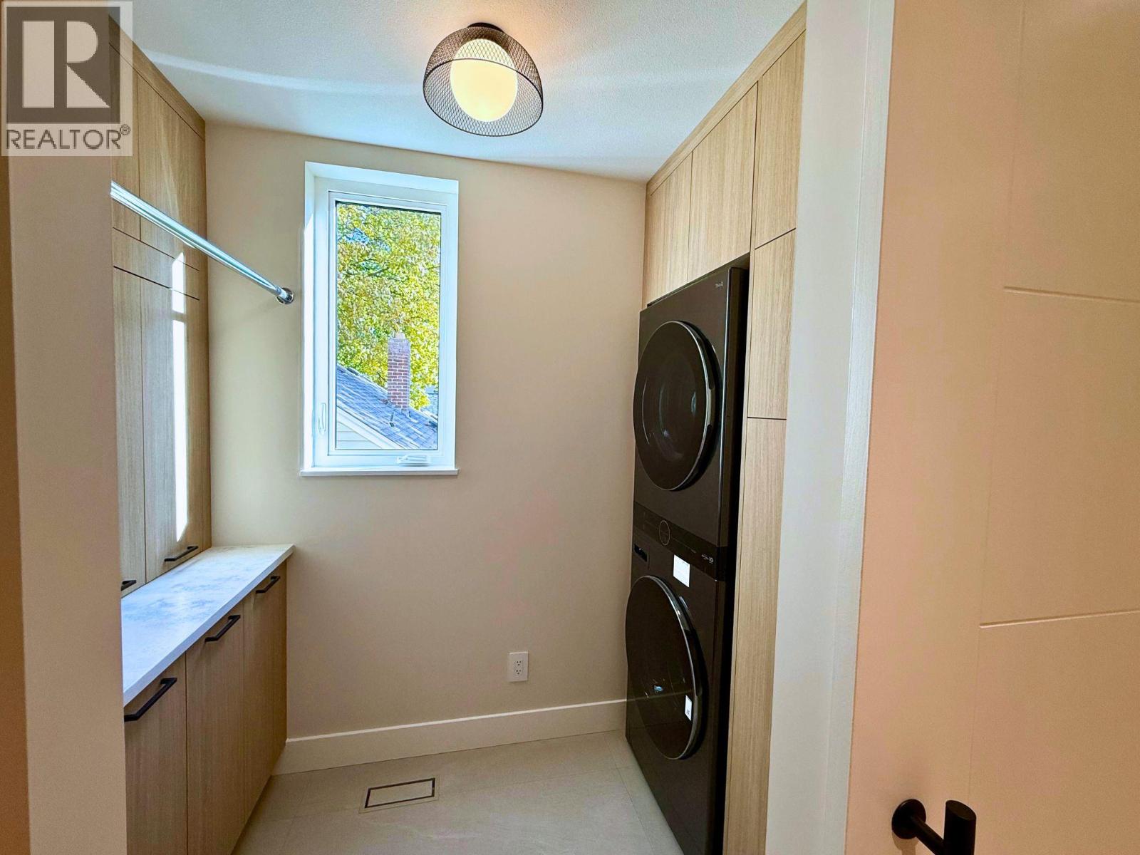 #4 781 Martin Avenue, Kelowna