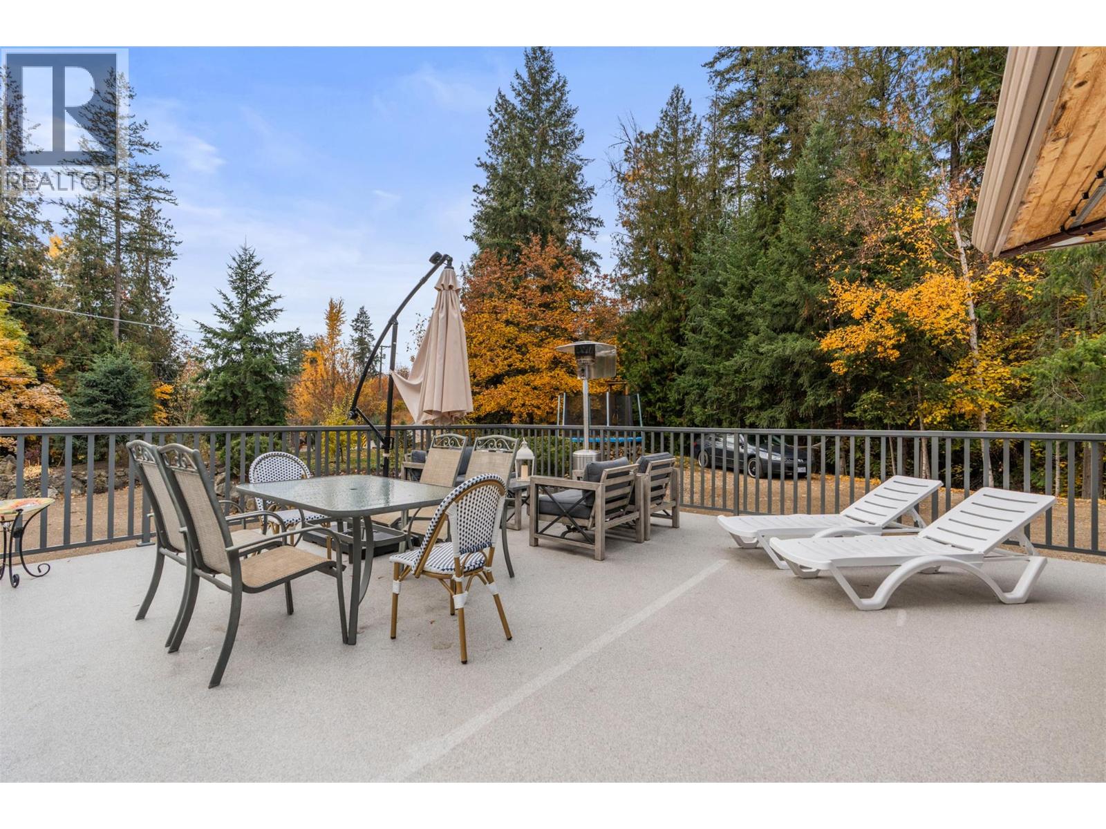 5615 East Vernon Road, Vernon