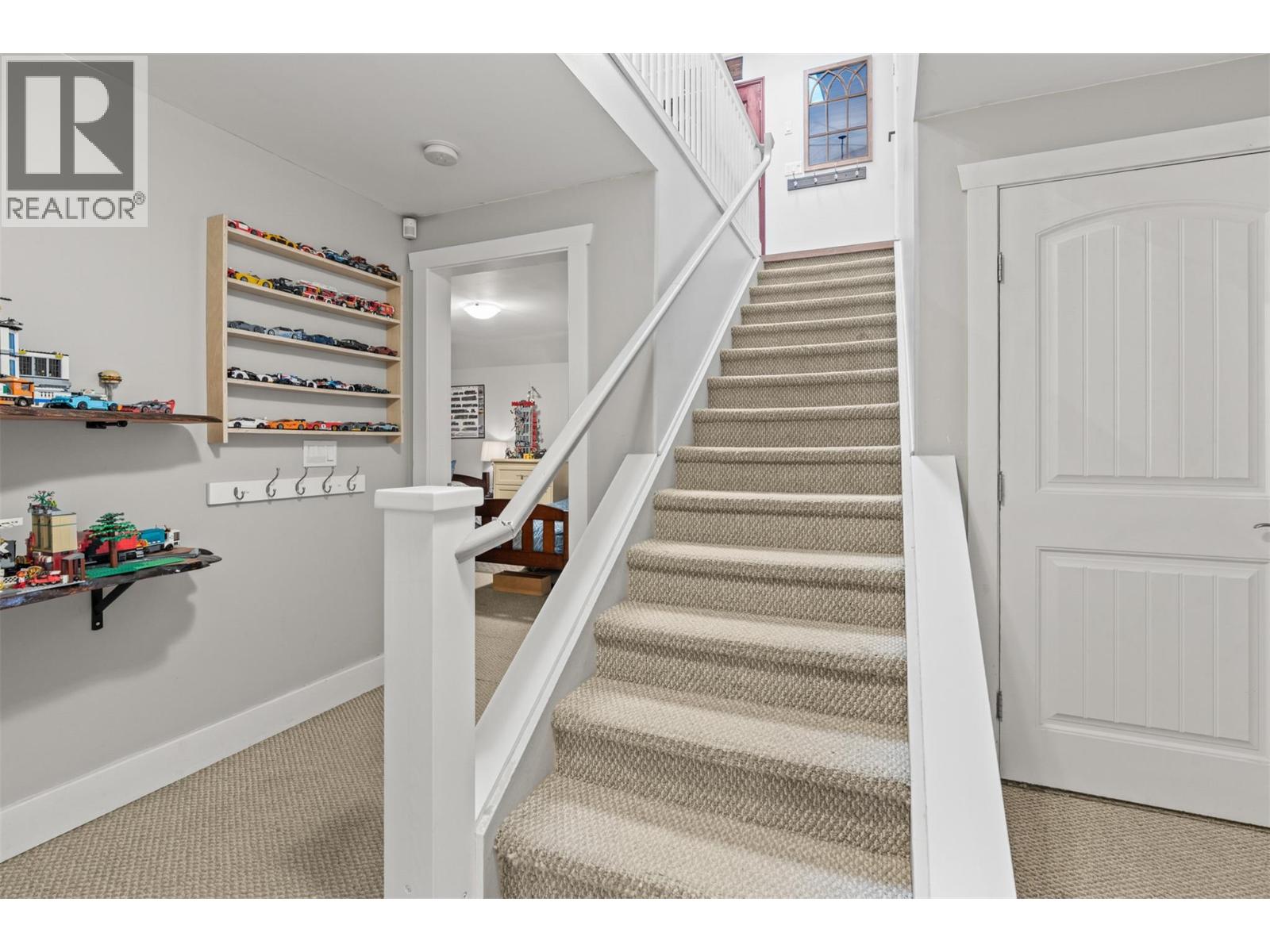 5615 East Vernon Road, Vernon