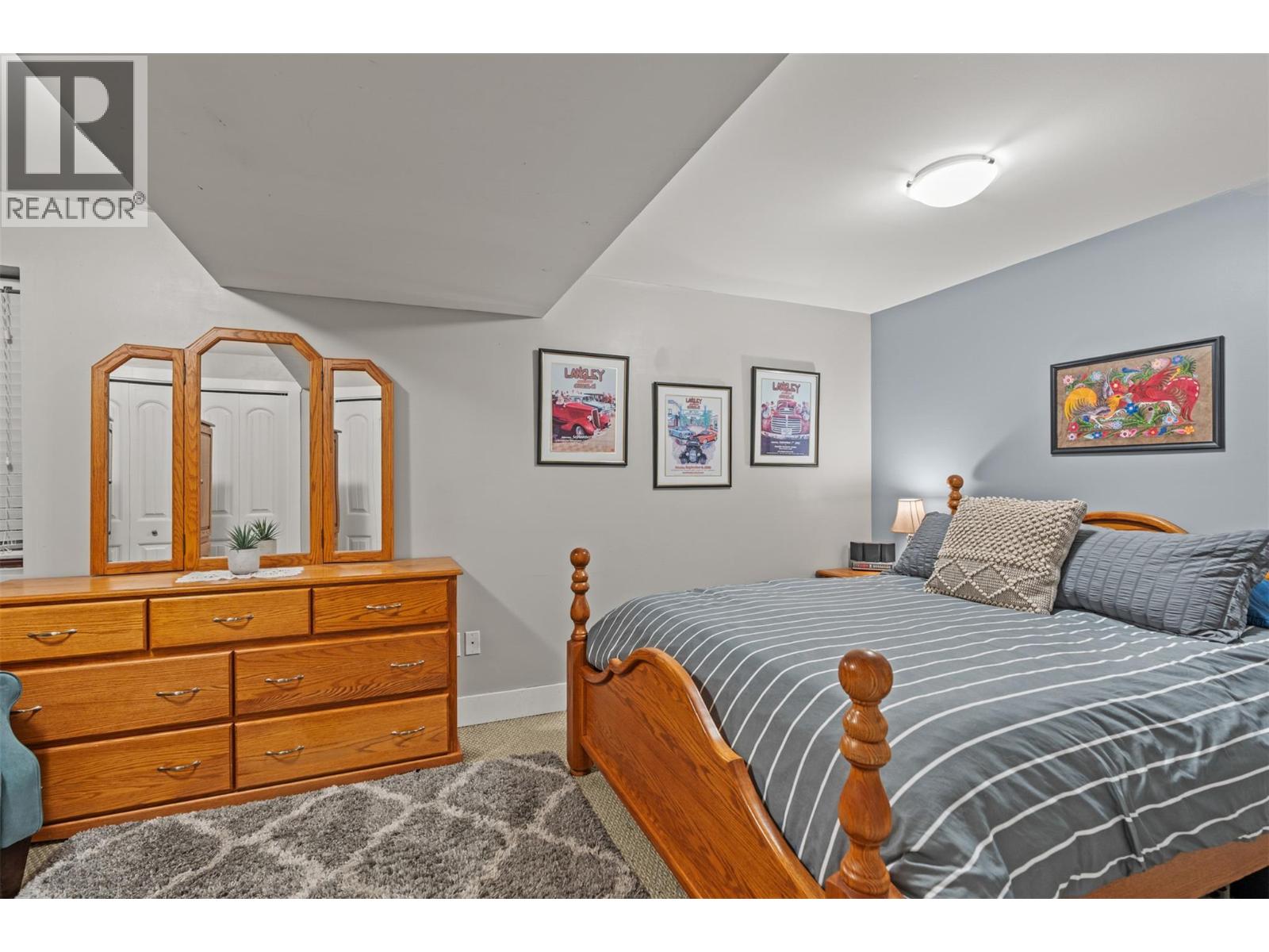 5615 East Vernon Road, Vernon