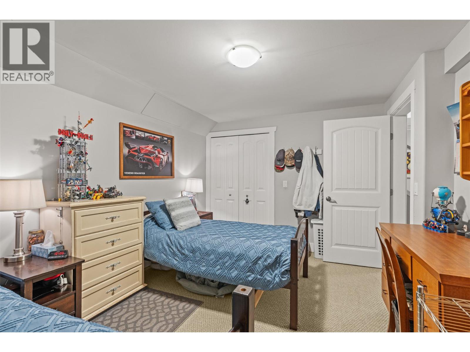 5615 East Vernon Road, Vernon