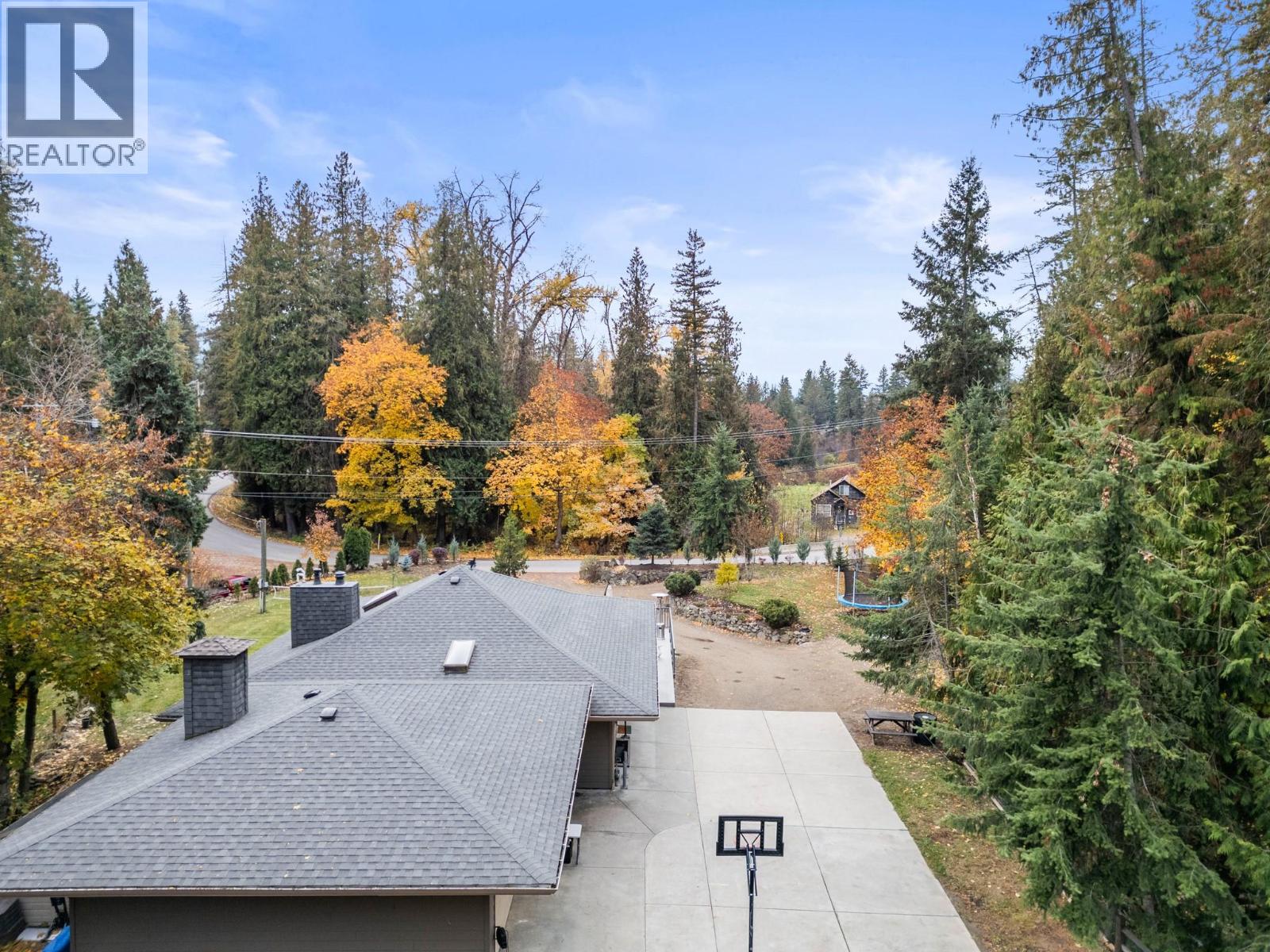 5615 East Vernon Road, Vernon