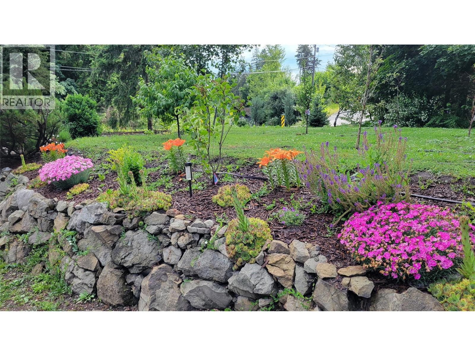 5615 East Vernon Road, Vernon