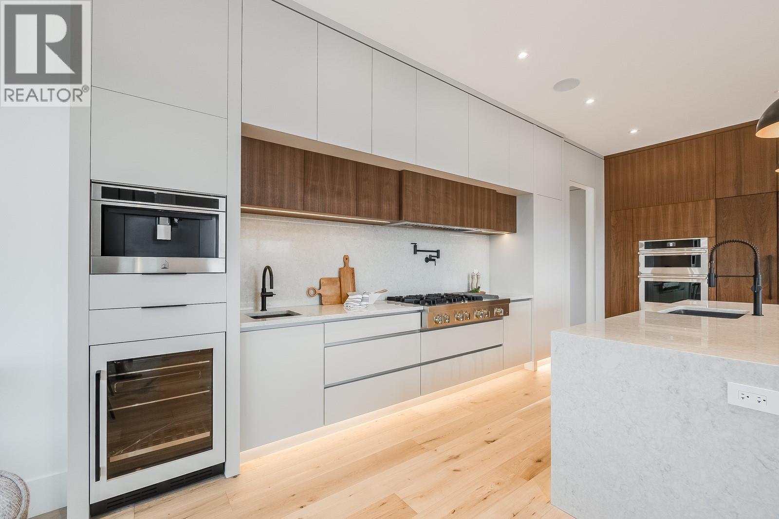  1122 Pearcy Court, Kelowna