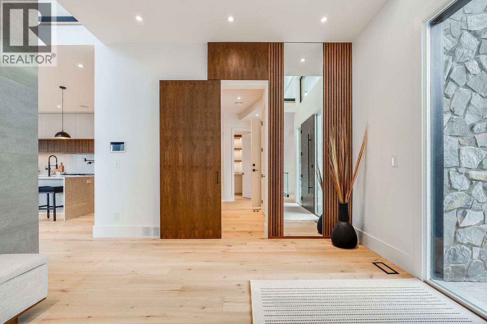  1122 Pearcy Court, Kelowna