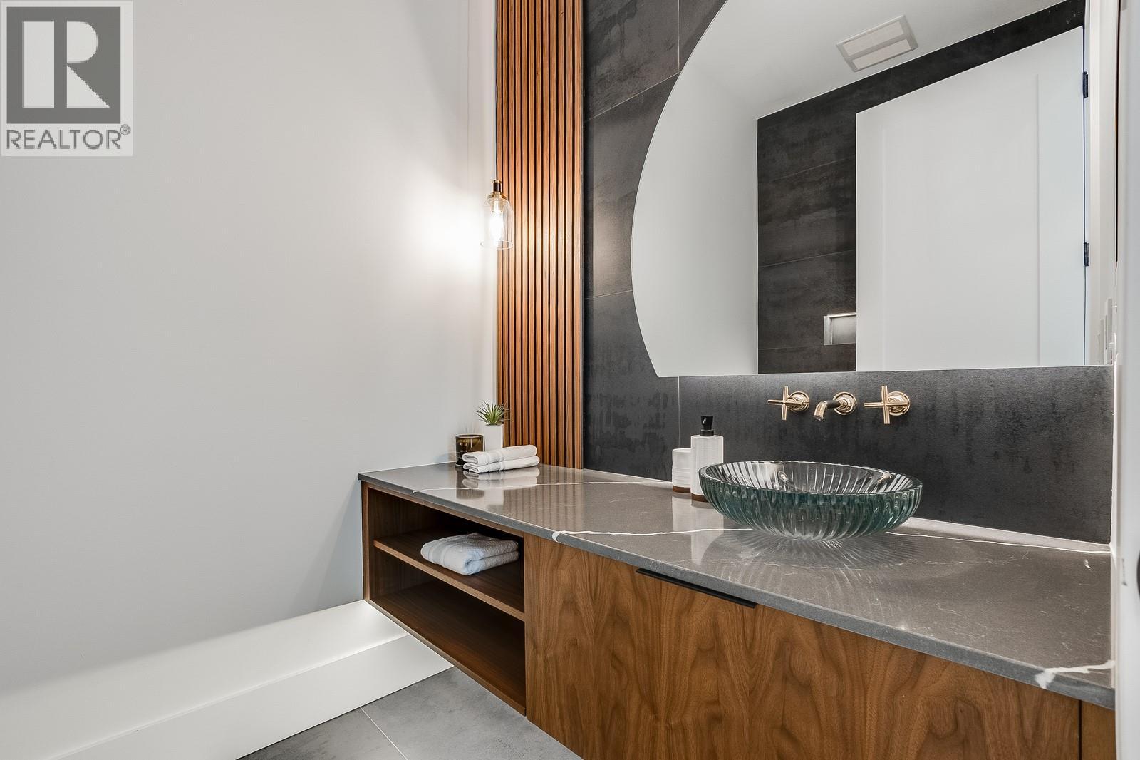  1122 Pearcy Court, Kelowna