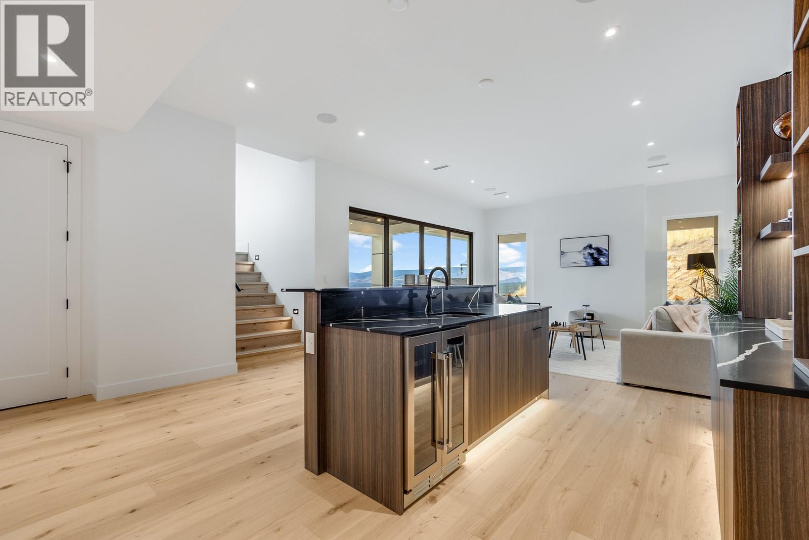  1122 Pearcy Court, Kelowna