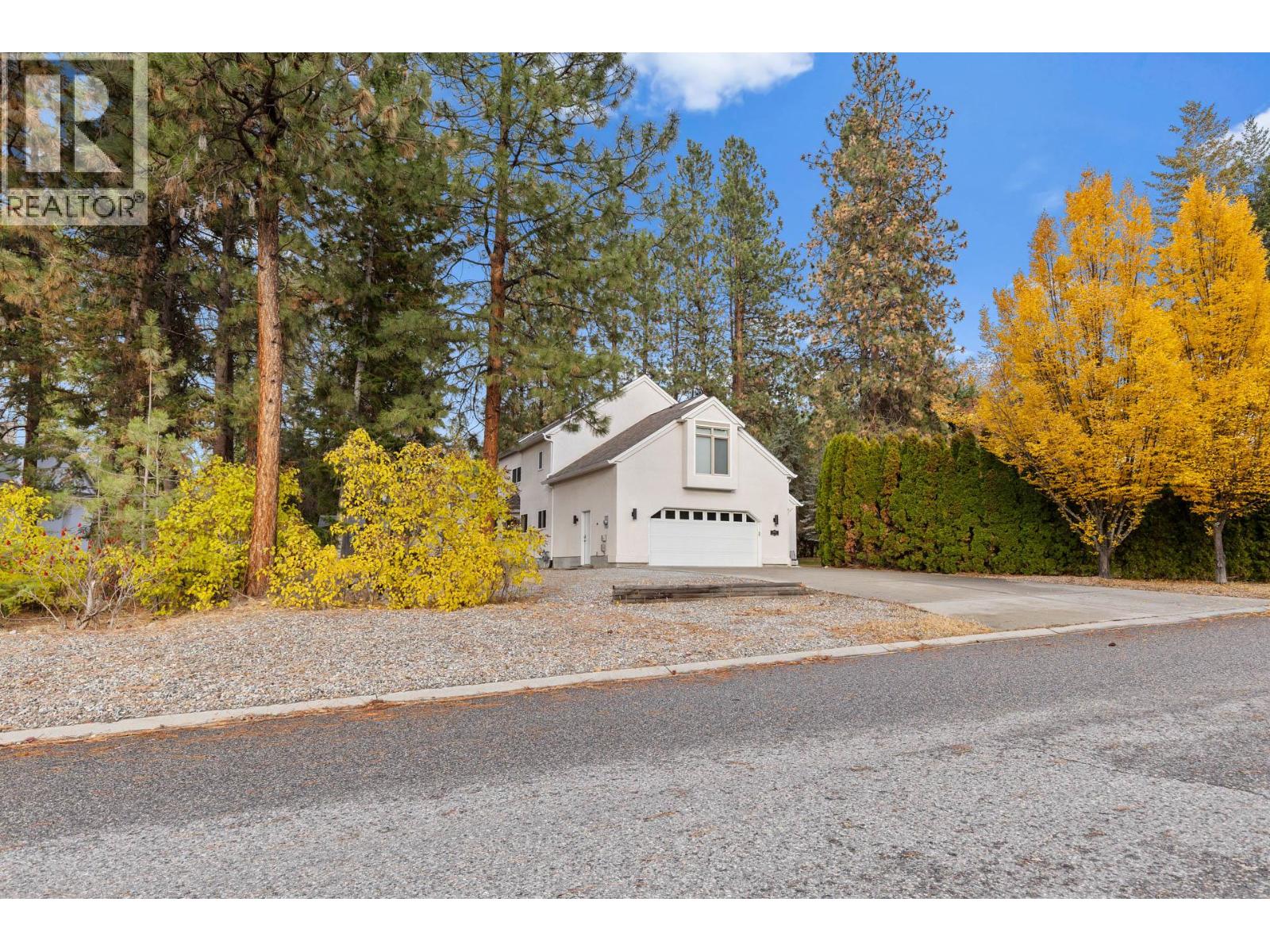  3932 Lakevale Place, Kelowna