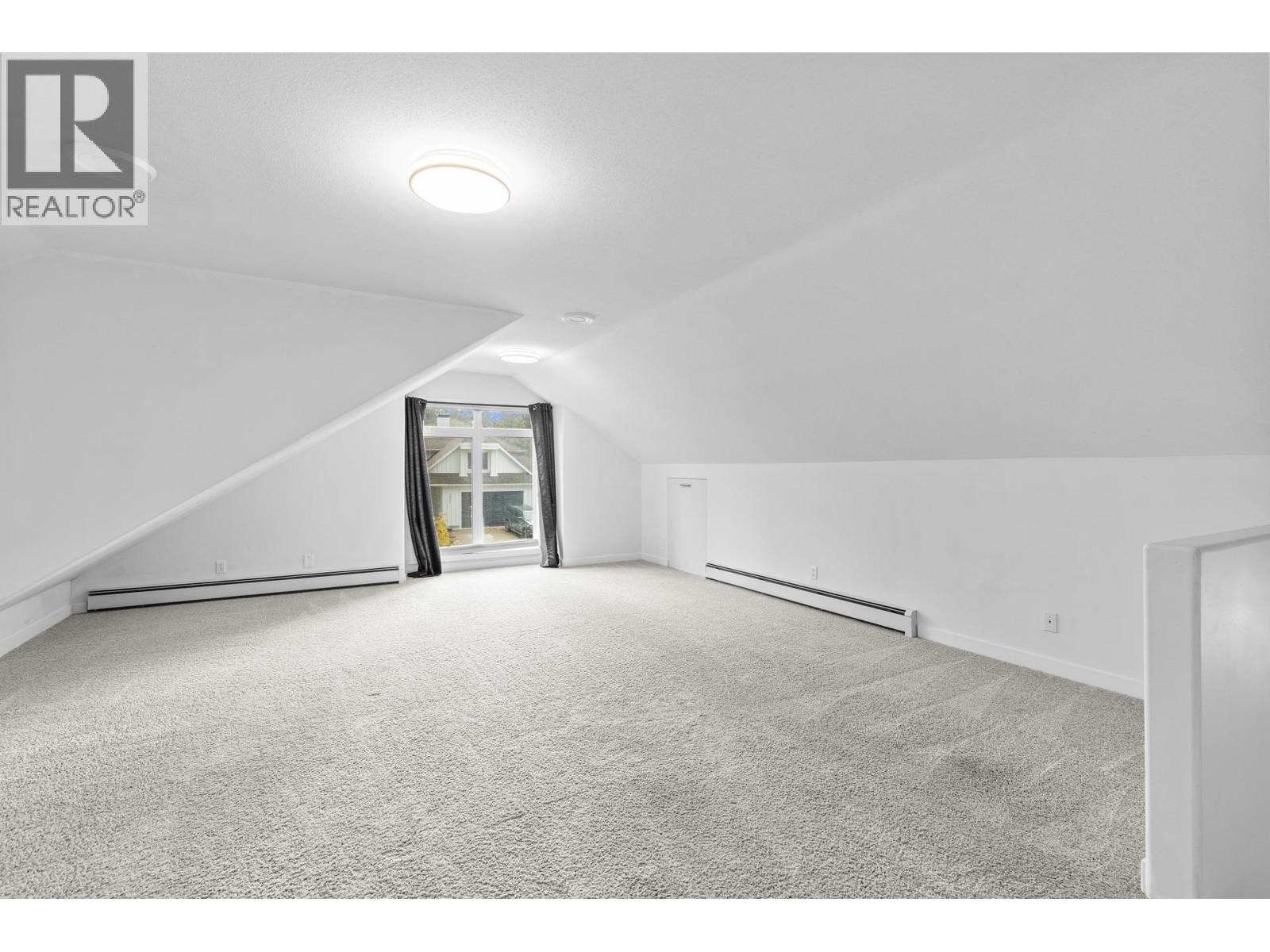  3932 Lakevale Place, Kelowna