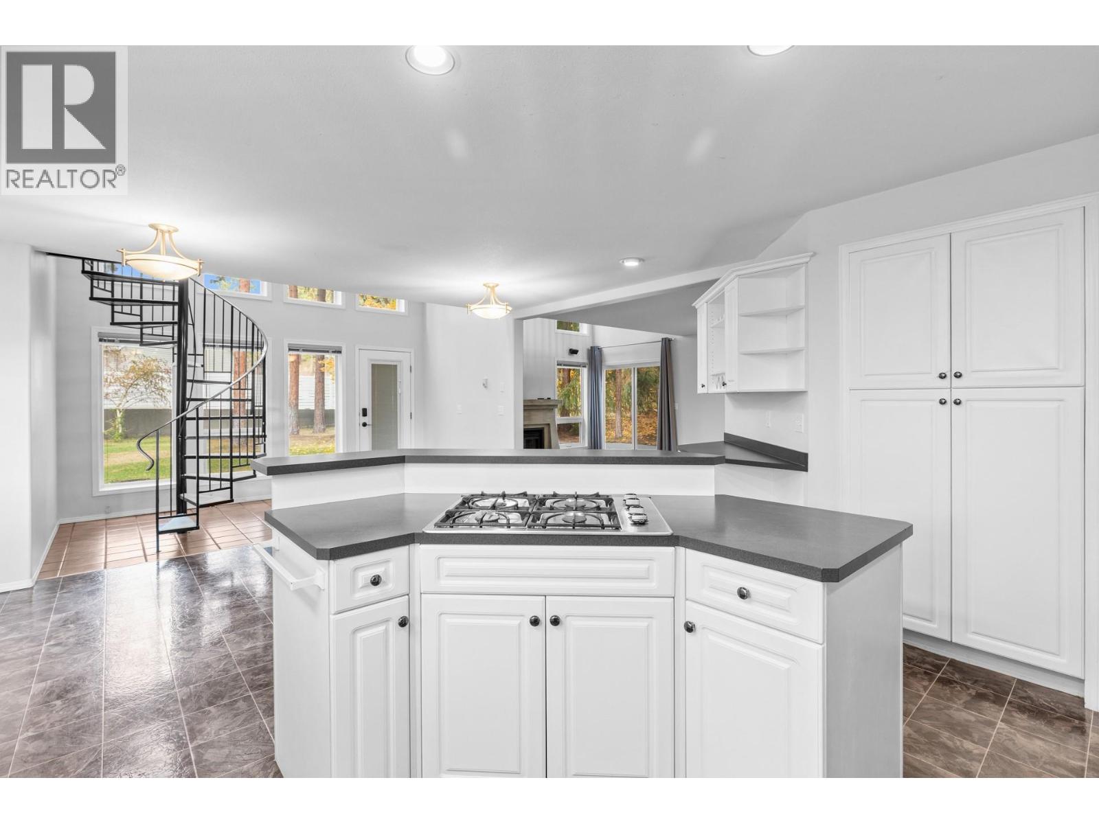  3932 Lakevale Place, Kelowna