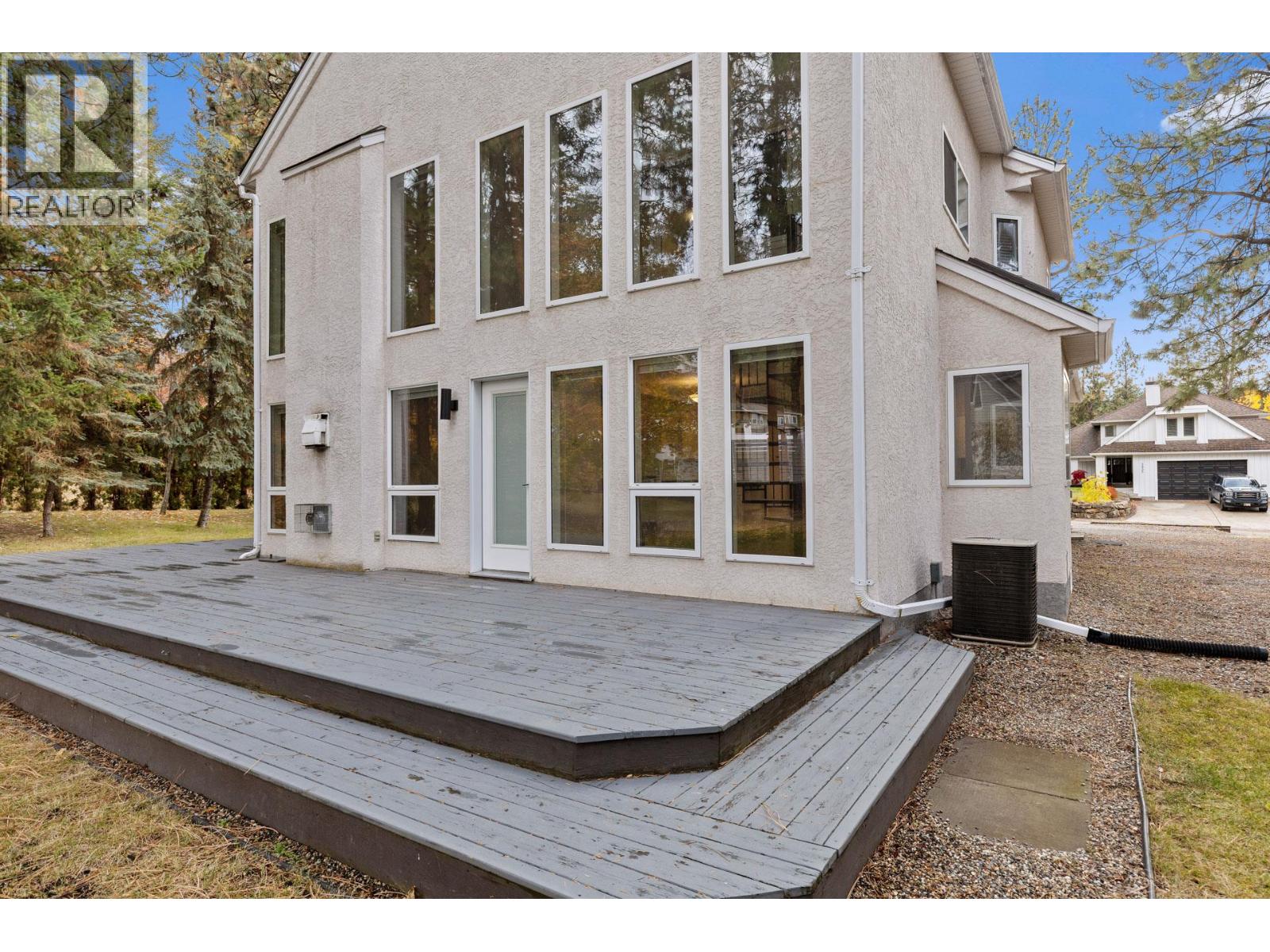  3932 Lakevale Place, Kelowna