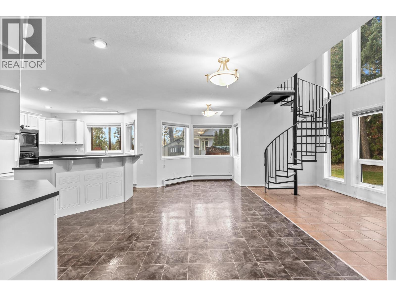  3932 Lakevale Place, Kelowna