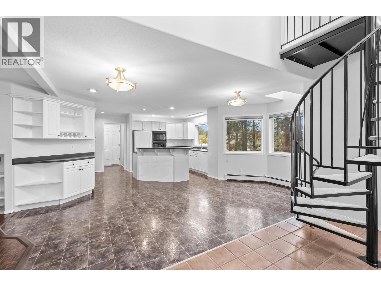  3932 Lakevale Place, Kelowna