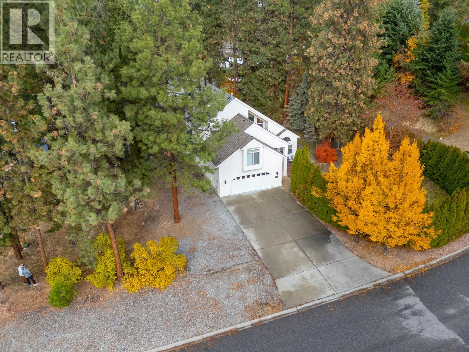  3932 Lakevale Place, Kelowna