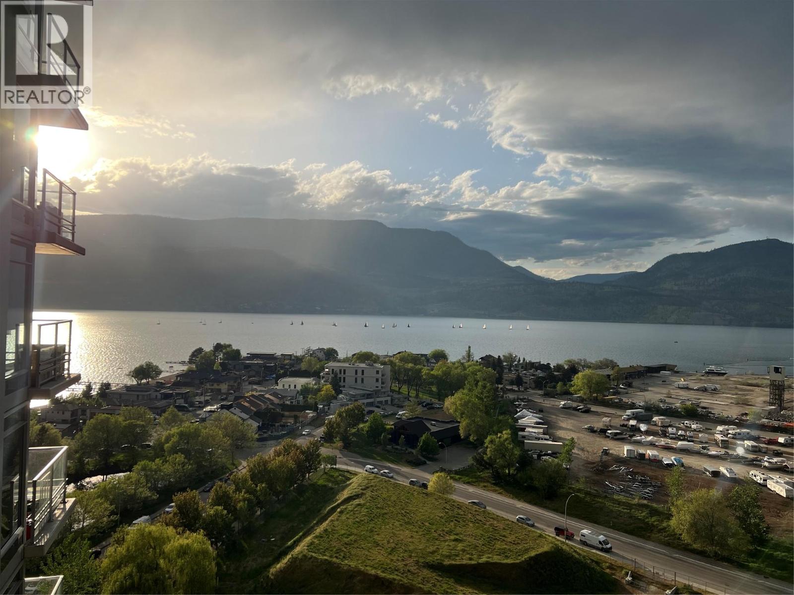 1803 1075 Sunset Drive, Kelowna