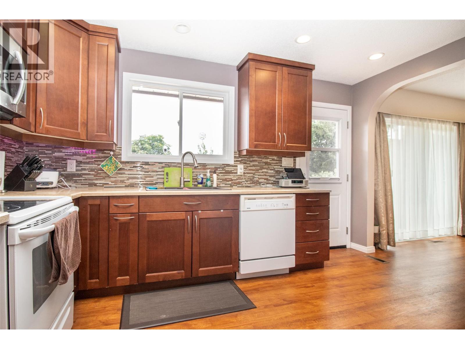  710 Tamarack Drive, Kelowna