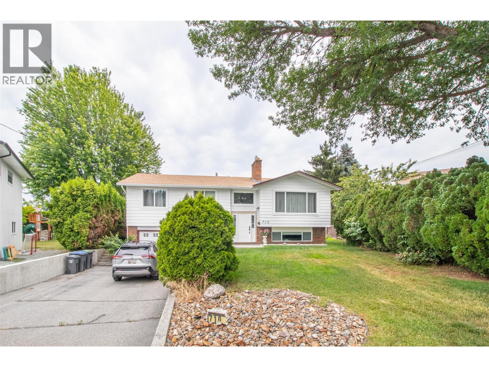  710 Tamarack Drive, Kelowna
