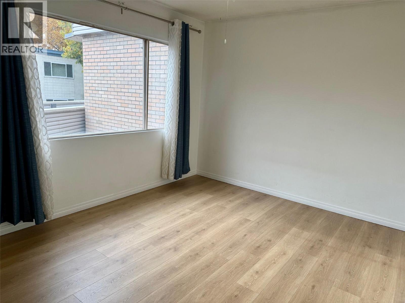 303 1761 Pandosy Street, Kelowna