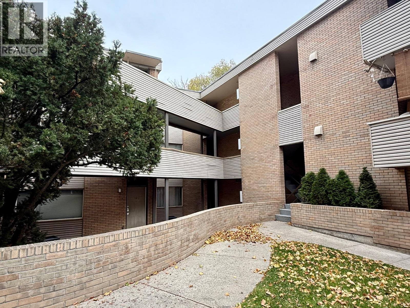 303 1761 Pandosy Street, Kelowna