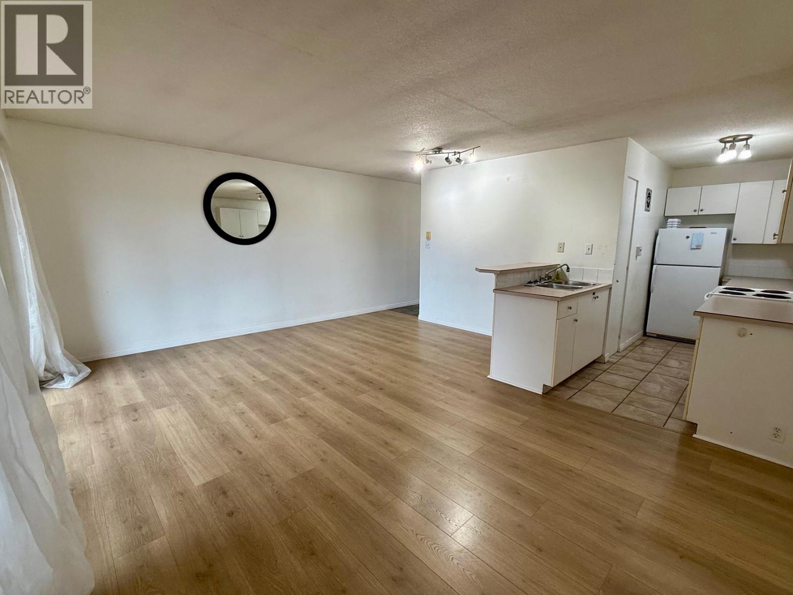 303 1761 Pandosy Street, Kelowna