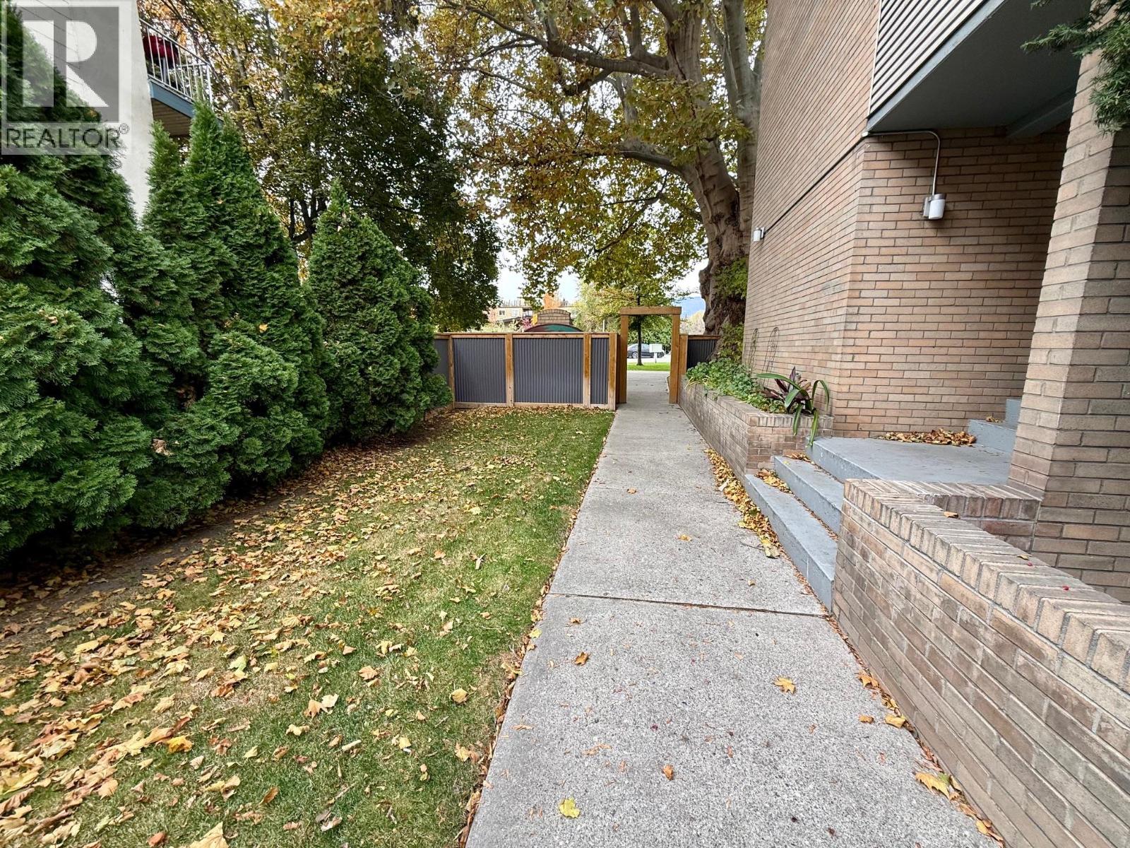 303 1761 Pandosy Street, Kelowna