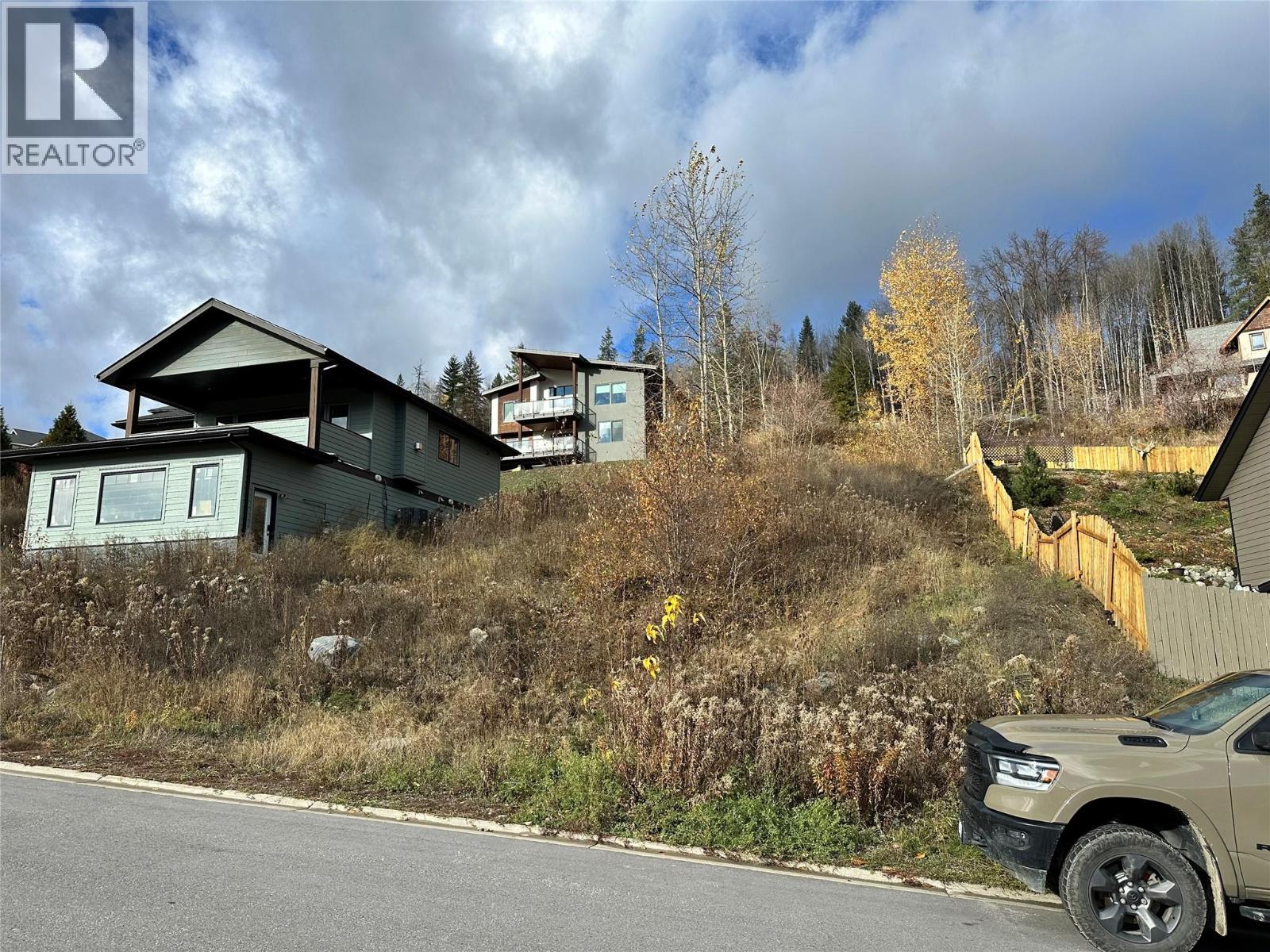 928 REDSTONE Drive, Rossland