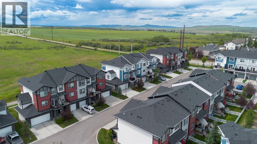 1703 Jumping Pound Common, Cochrane