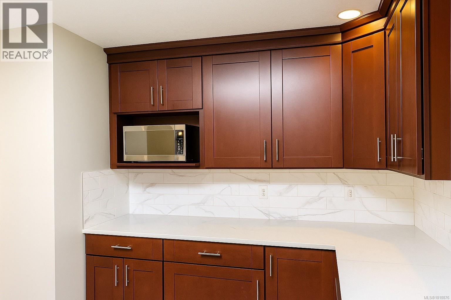 2303 Jingle pot Rd, Nanaimo