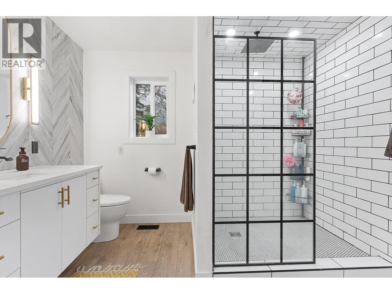  5633 Day Road, Vernon