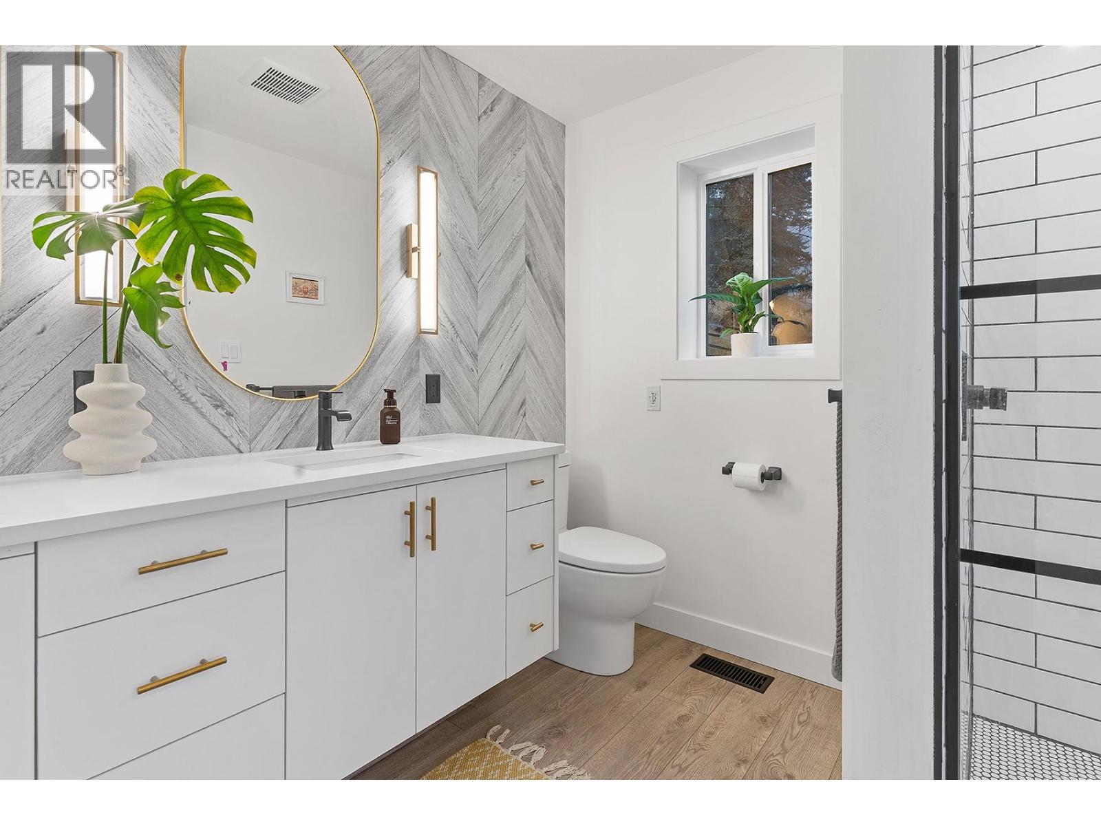  5633 Day Road, Vernon