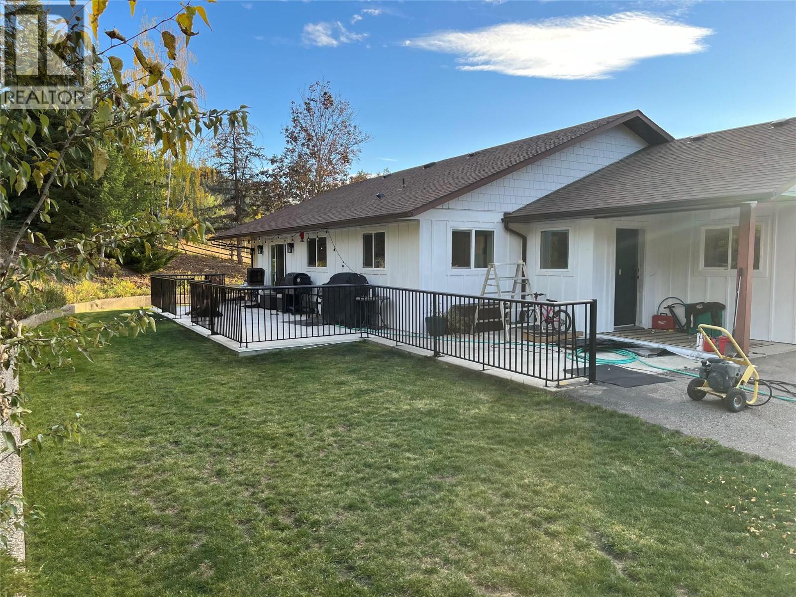  5633 Day Road, Vernon