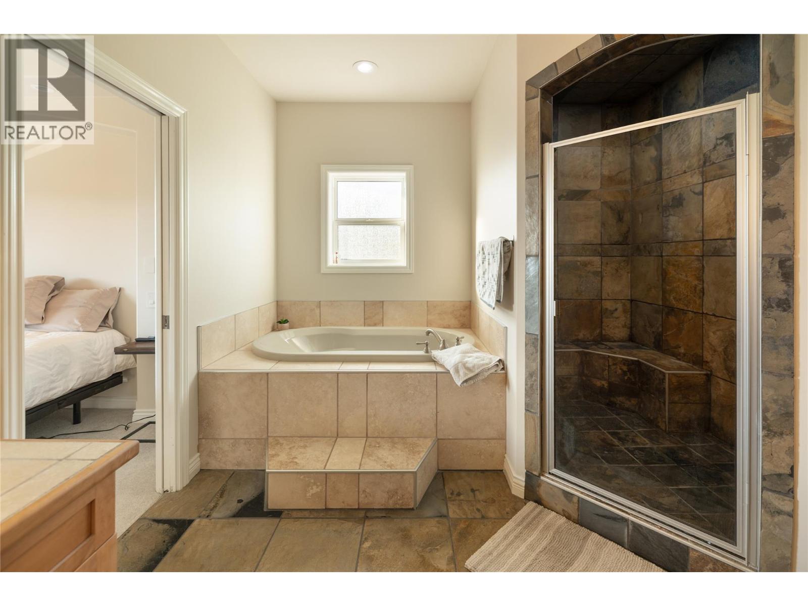  3356 Merlot Court, West Kelowna